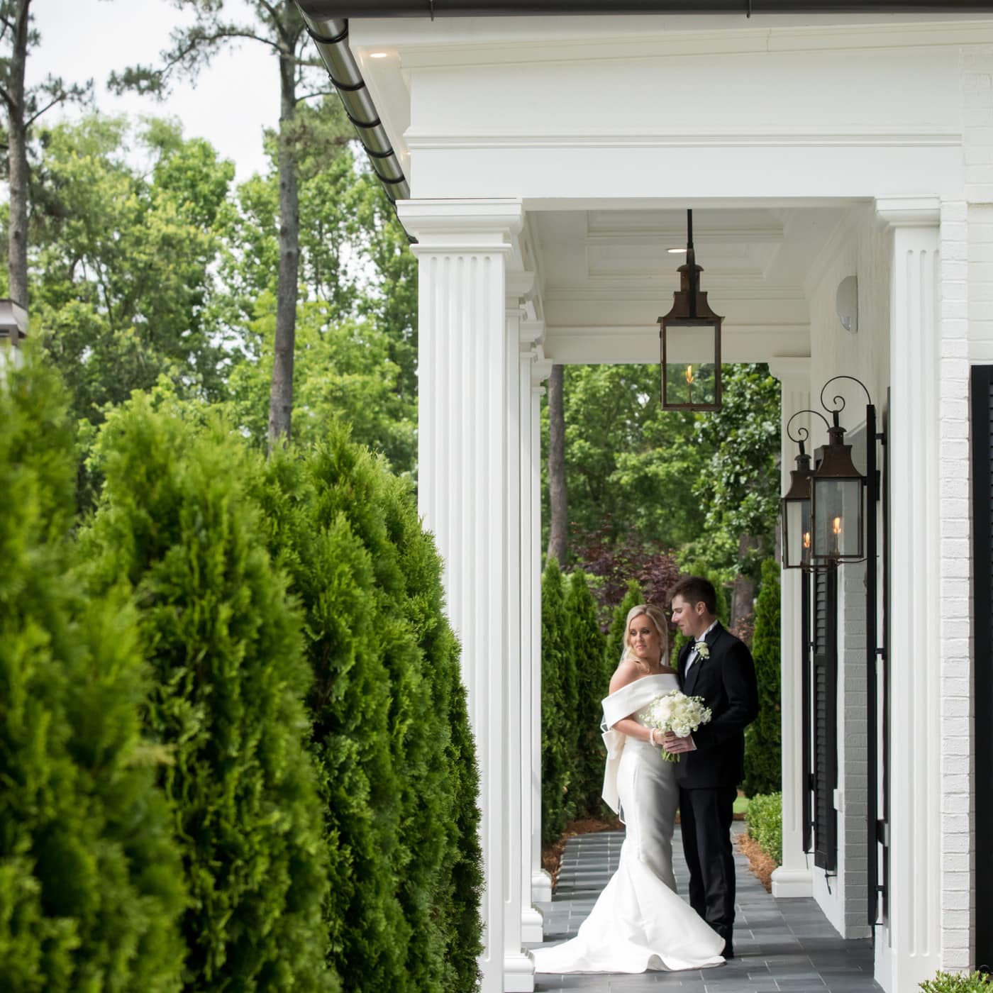 bride-and-groom-1400x1400